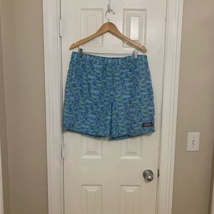 Vineyard Vines Men’s Printed Chappy Swim Trunks; Size Medium
